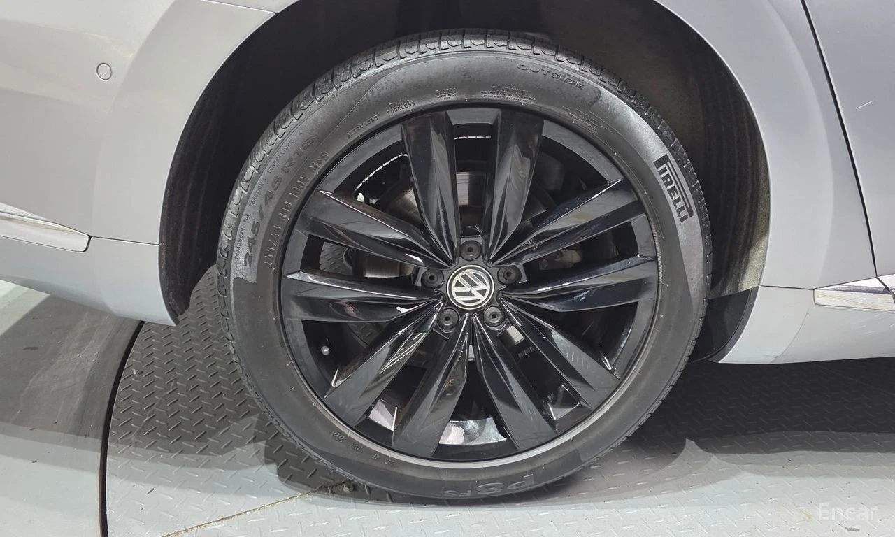 VW Arteon 2.0 TDI Prestige* DISTRONIC* 360 CAM* ХЕДЪП* PANO*, снимка 5 - Автомобили и джипове - 55224415