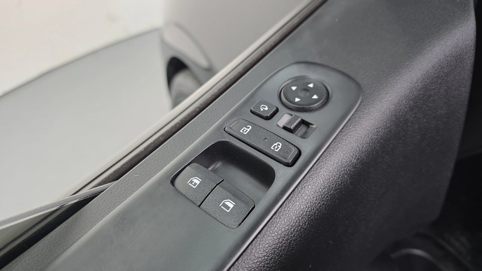 Hyundai Staria Cargo* BLIND SPOT* КРАЙНА ЦЕНА, снимка 12 - Автомобили и джипове - 55367062