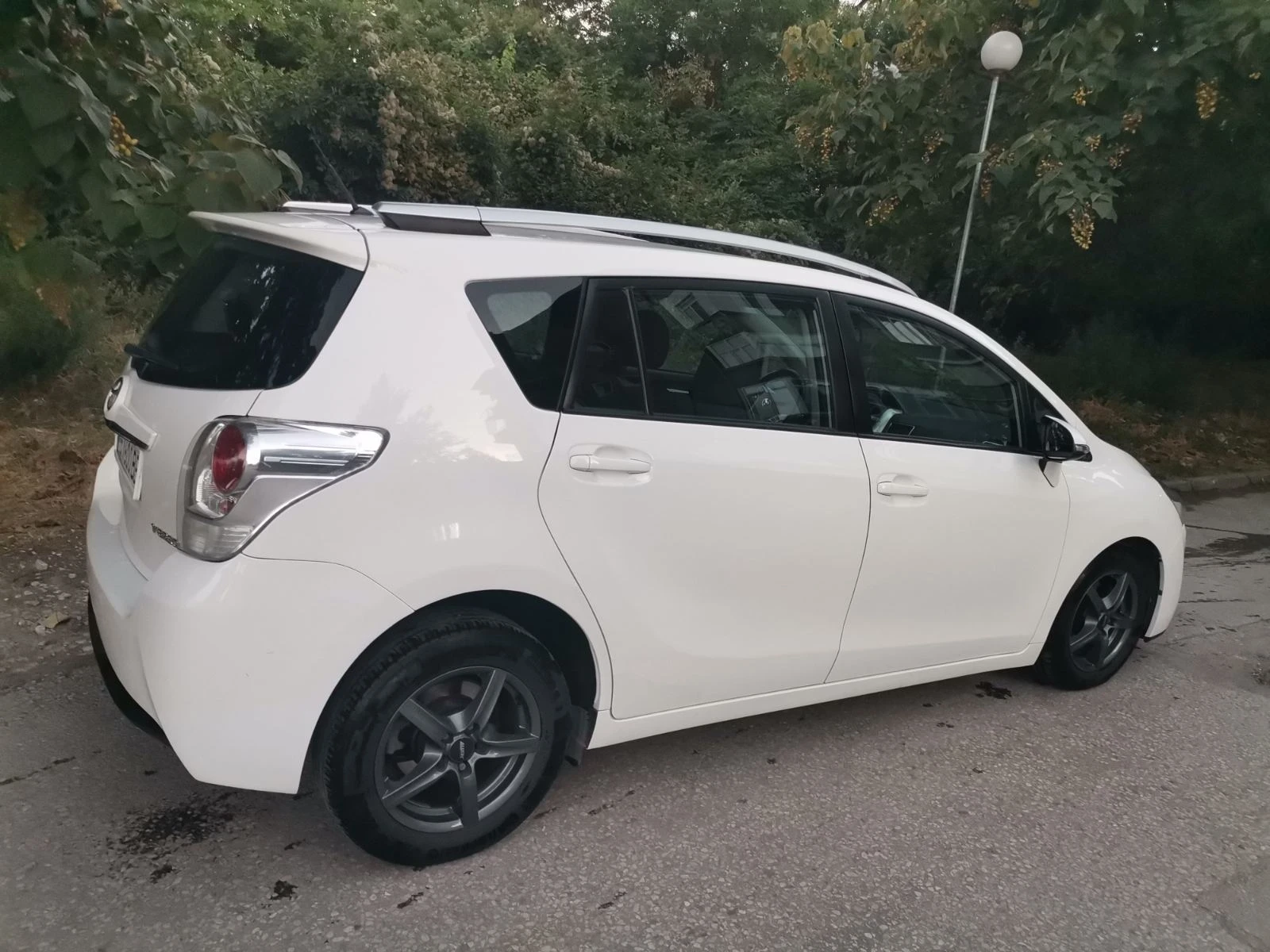 Toyota Verso 1.6TD, снимка 5 - Автомобили и джипове - 55475397