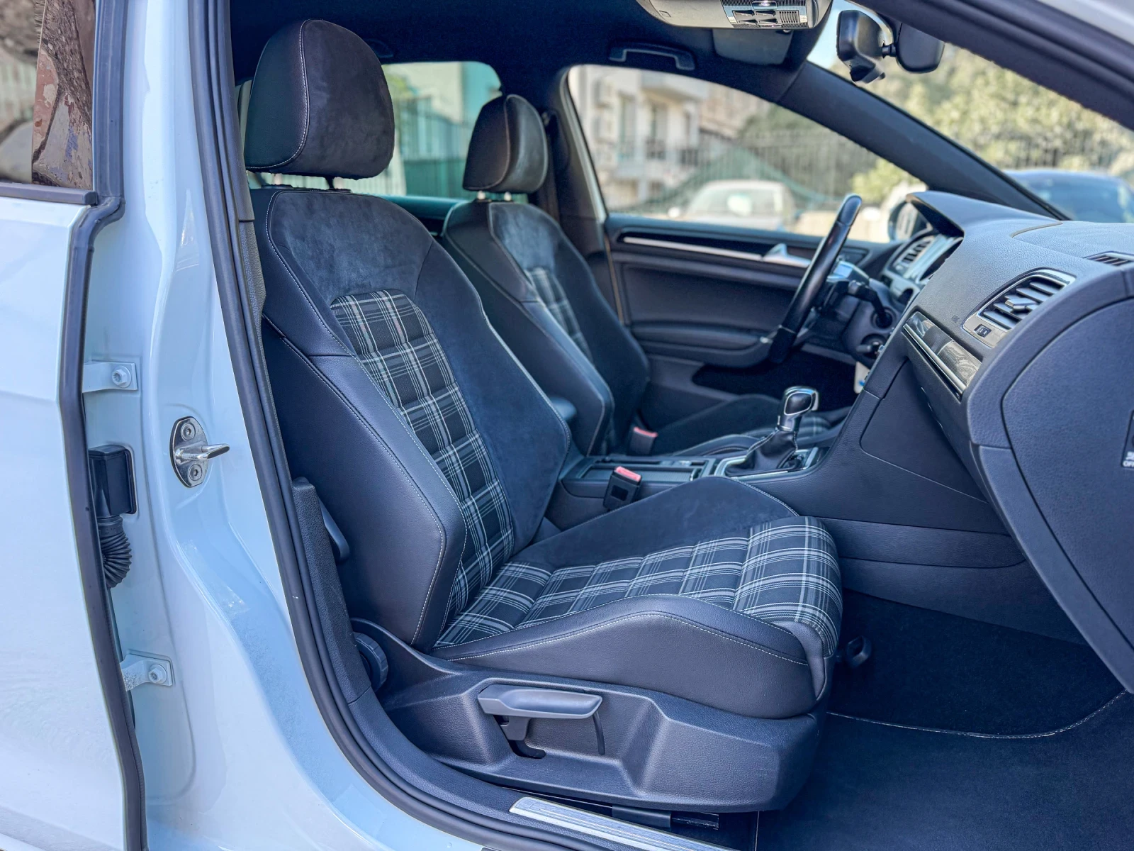 VW Golf 7* 2.0TDI* DSG* GTD EDITION* BBS* FULL SERVICE , снимка 11 - Автомобили и джипове - 55753571