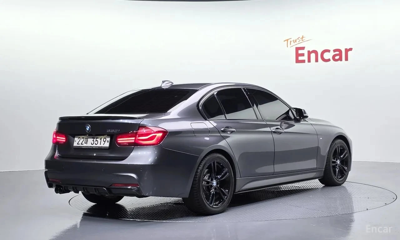 BMW 330 * M Sport Shadow * КРАЙНА ЦЕНА ДО БЪЛГАРИЯ, снимка 2 - Автомобили и джипове - 55952185
