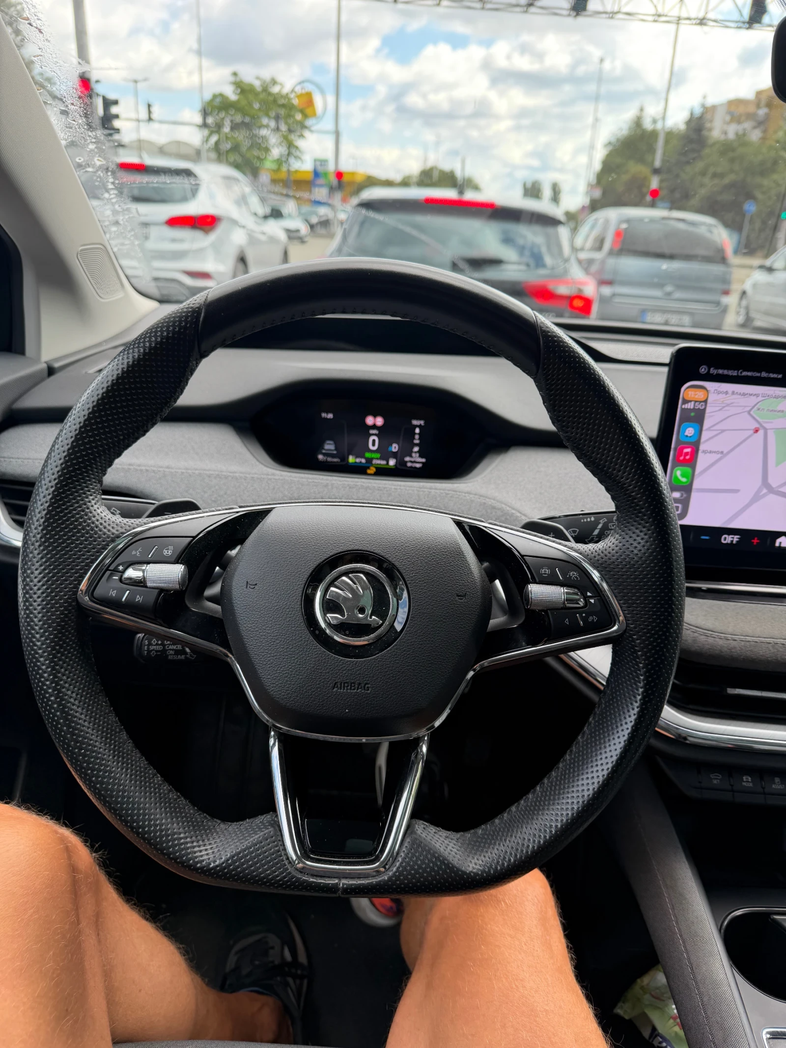 Skoda Enyaq iV80 HeadUP display, Панорама. Термопомпа, снимка 8 - Автомобили и джипове - 56172022