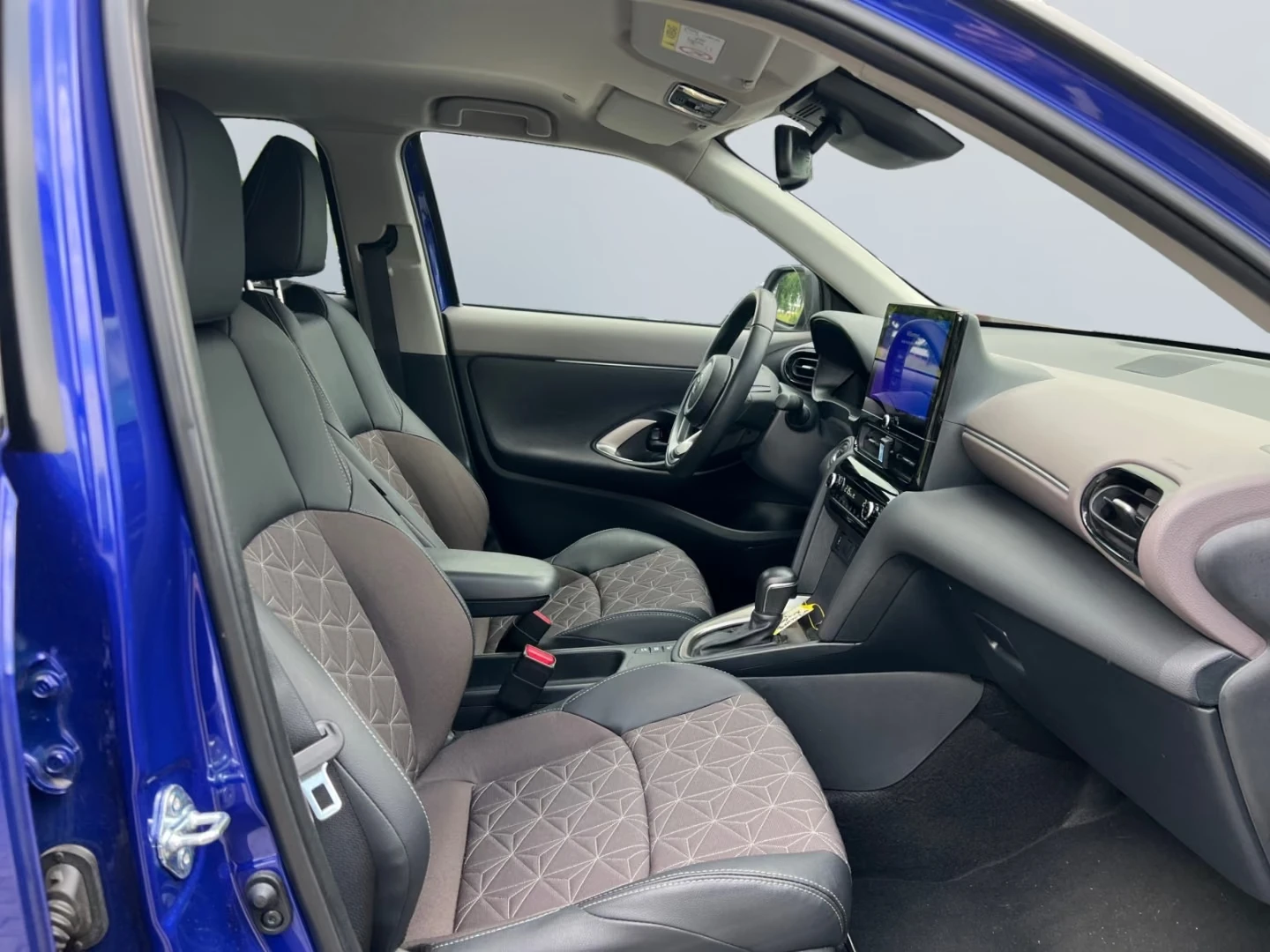 Toyota Yaris Cross 1.5 HEV/131HP/FWD/STYLE PLUS/MATRIX/360/360h | Mobile.bg � ����������� 12
