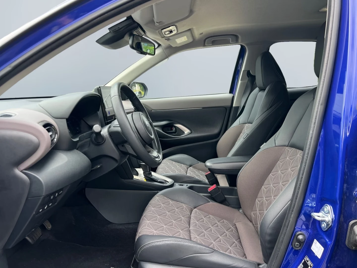 Toyota Yaris Cross 1.5 HEV/131HP/FWD/STYLE PLUS/MATRIX/360/360h | Mobile.bg � ����������� 9
