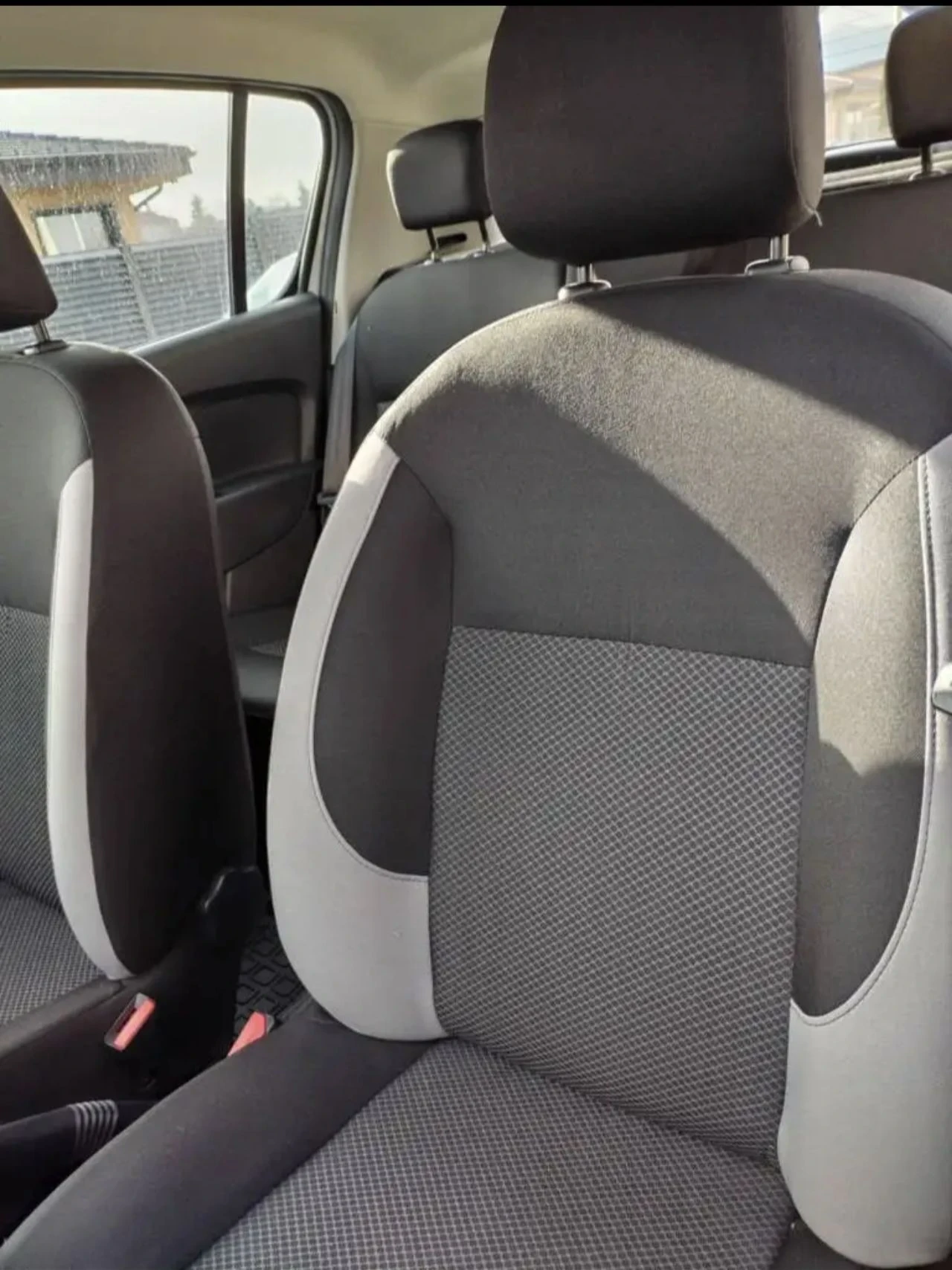 Dacia Sandero 1.2 Бензин, снимка 6 - Автомобили и джипове - 56632149