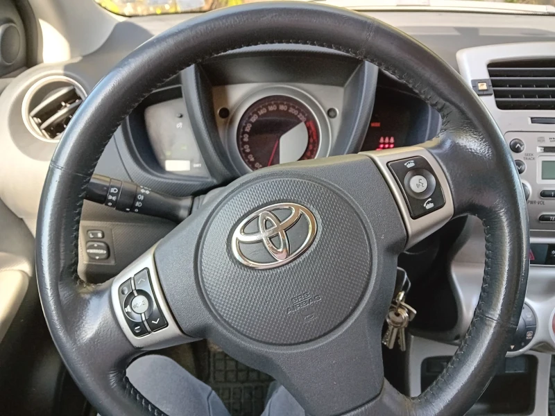 Toyota Urban Cruiser 1.33 VVT-I, снимка 8 - Автомобили и джипове - 47578916