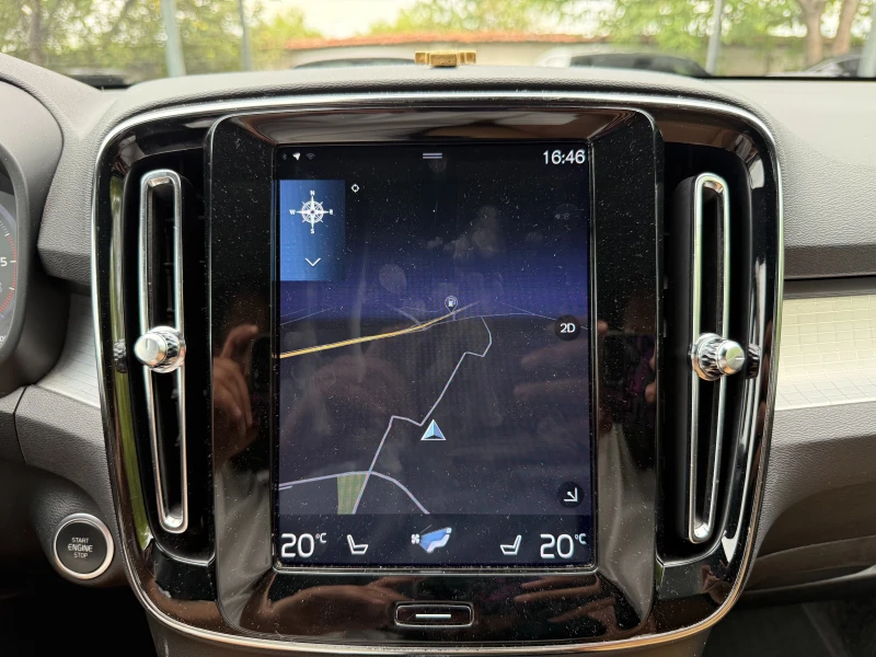 Volvo XC40 D4 AWD, снимка 14 - Автомобили и джипове - 51385925