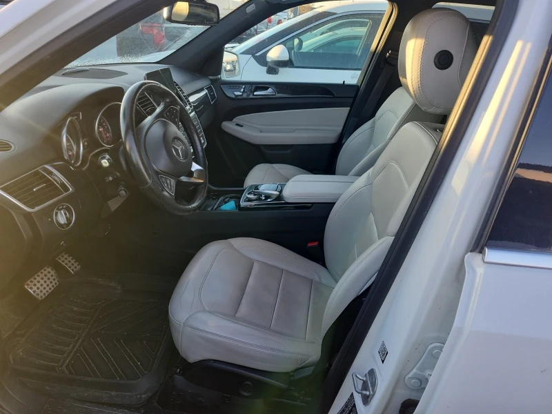 Mercedes-Benz GLE 400 4MATIC * * CARFAX * * АВТО КРЕДИТ * * , снимка 5 - Автомобили и джипове - 52356563