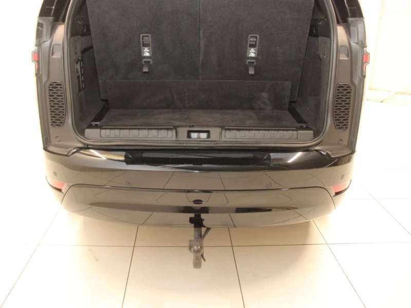Land Rover Discovery D350 Dynamic SE Black 7 seats, снимка 13 - Автомобили и джипове - 52882863