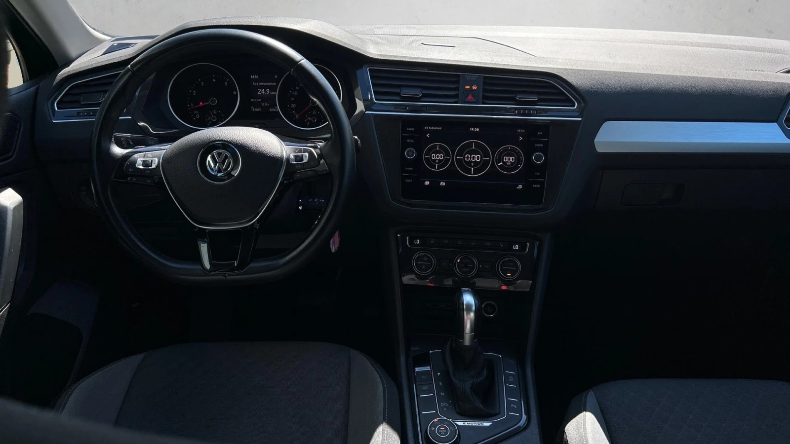 VW Tiguan 2.0 TSi 4Motion, Месечна вноска от 581 лв. - изображение 8