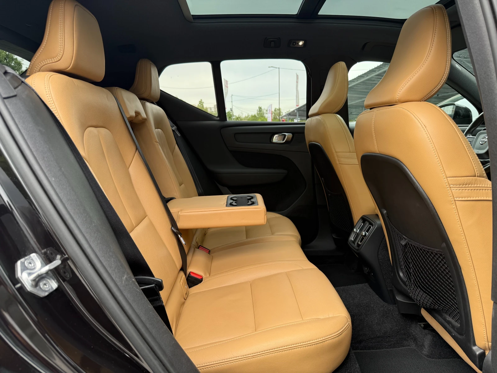Volvo XC40 D4 AWD - изображение 10