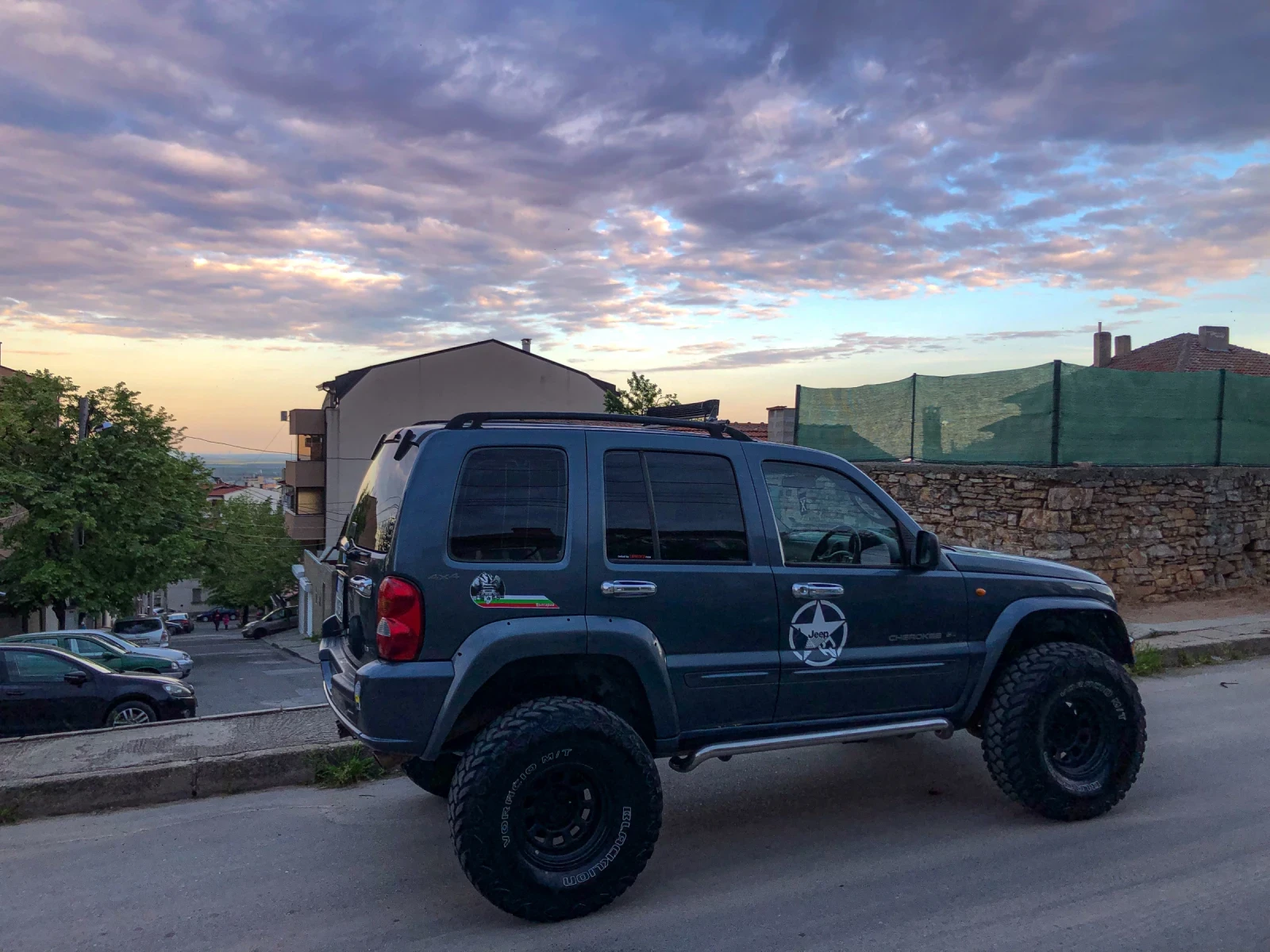 Jeep Cherokee KJ 3.7 V6 - изображение 5