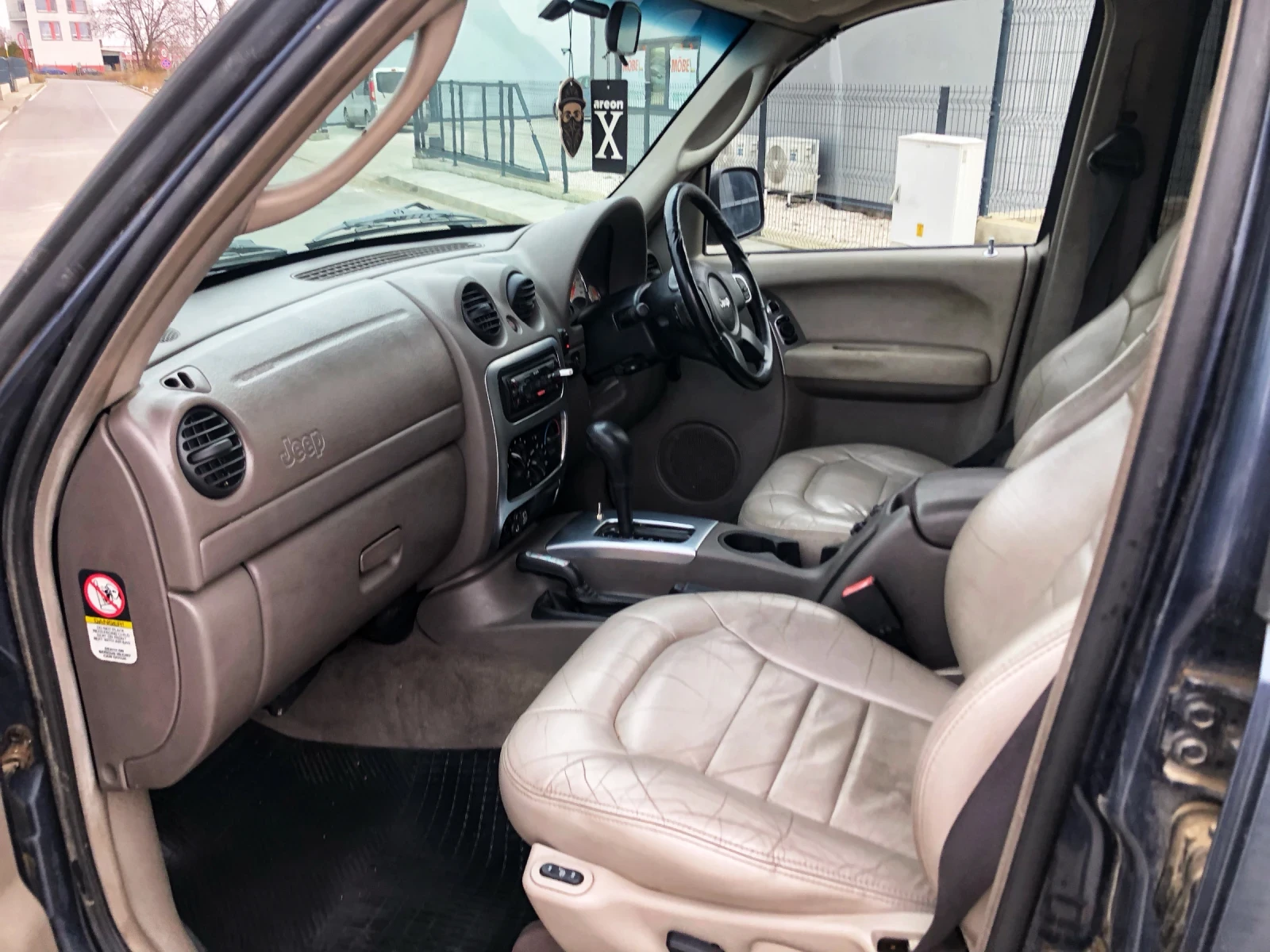Jeep Cherokee KJ 3.7 V6 - изображение 8