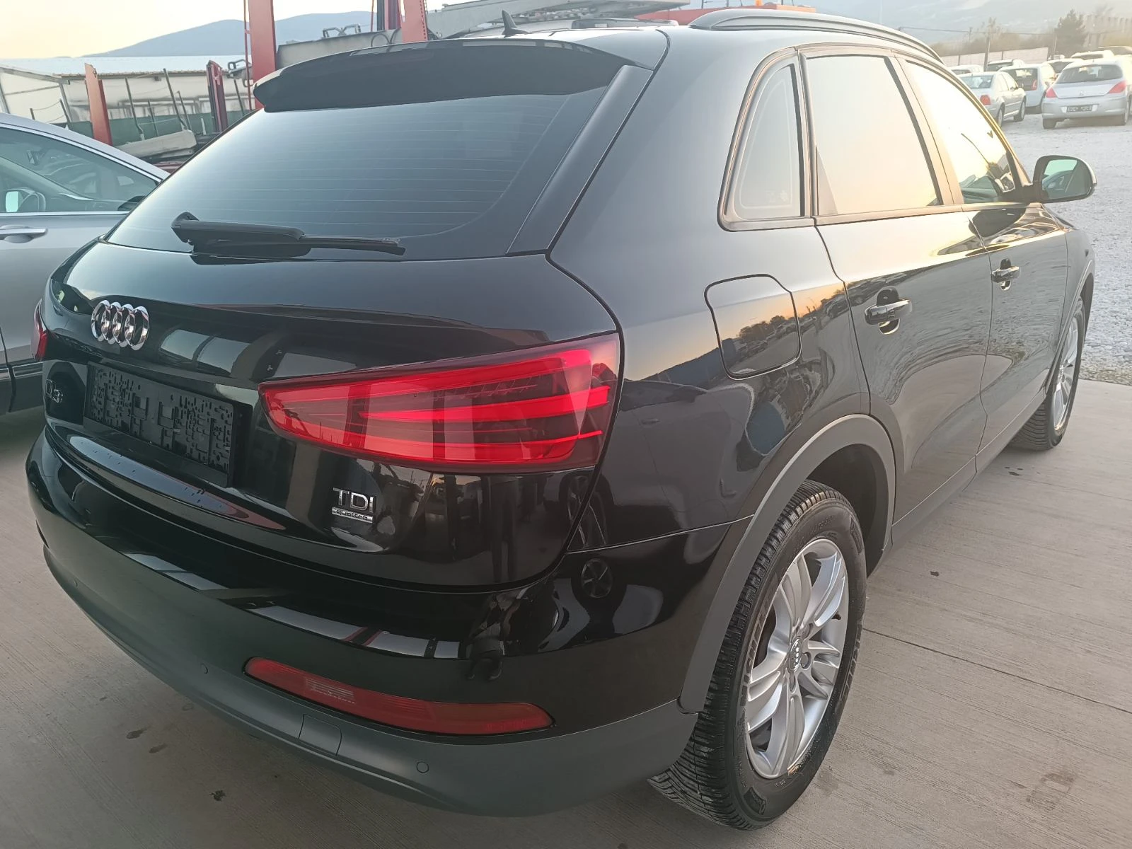 Audi Q3 2.0TDI 4x4 S-Tronic - изображение 4