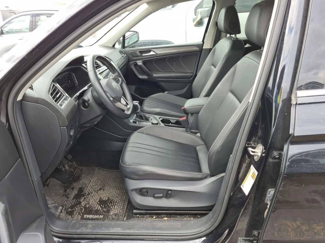 VW Tiguan COMFORTLINE /CARFAX/Кожа/Панорама/Подгрев - изображение 5