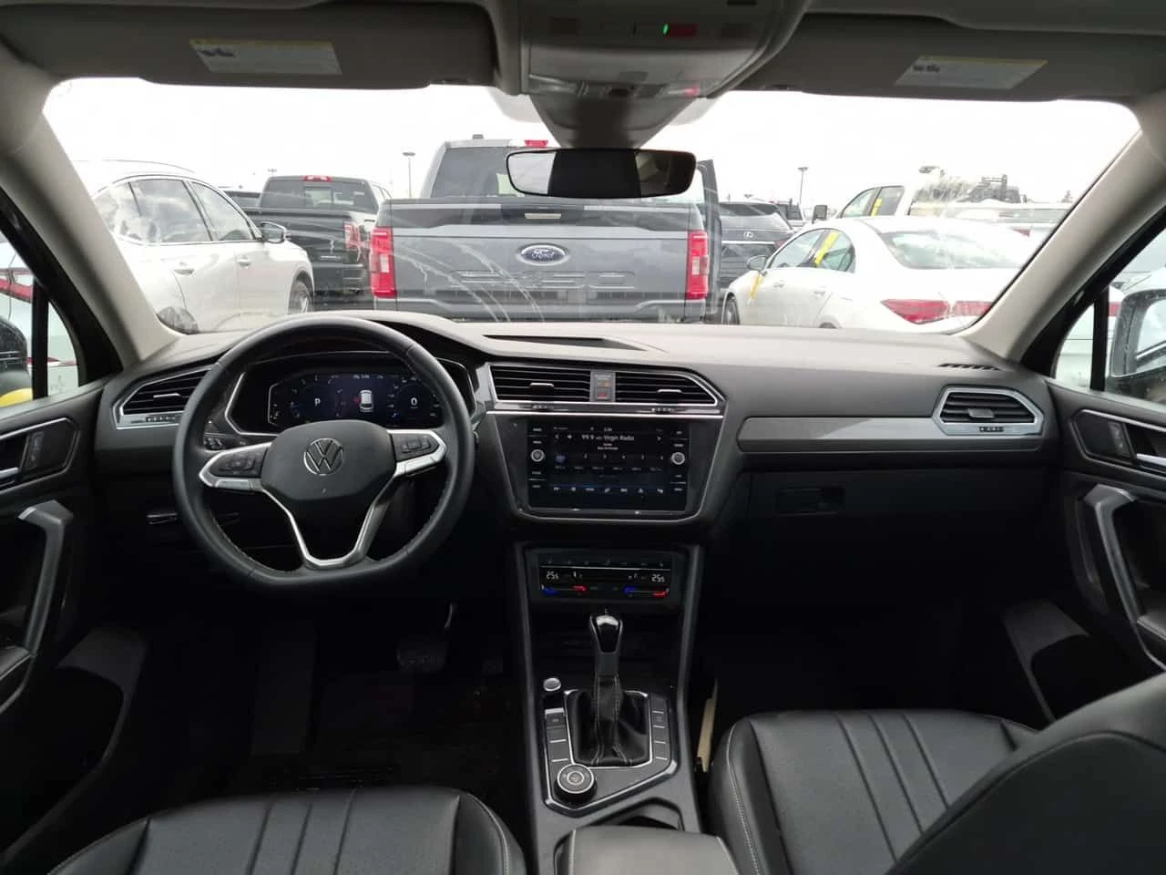 VW Tiguan COMFORTLINE /CARFAX/Кожа/Панорама/Подгрев - изображение 9