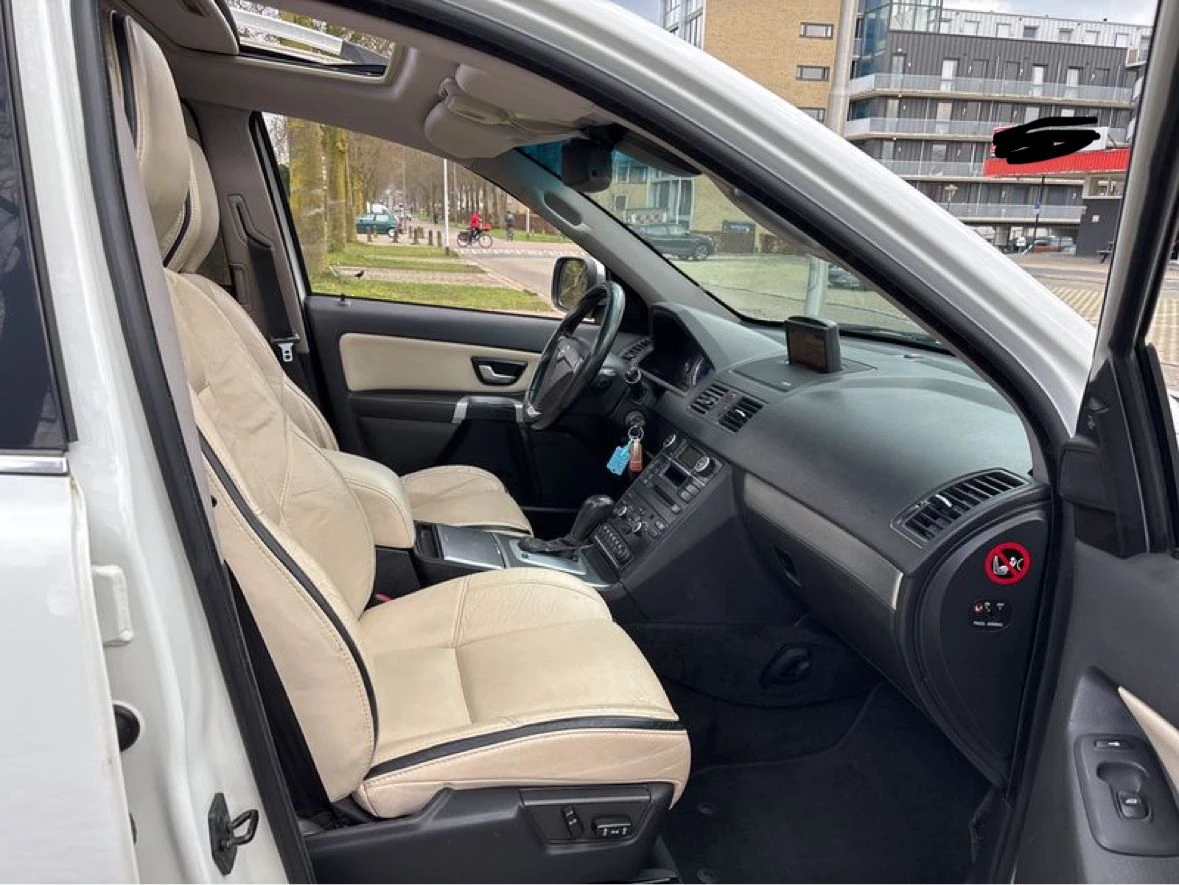 Volvo Xc90 4.4 V8 R-Design/История, снимка 6 - Автомобили и джипове - 53880289