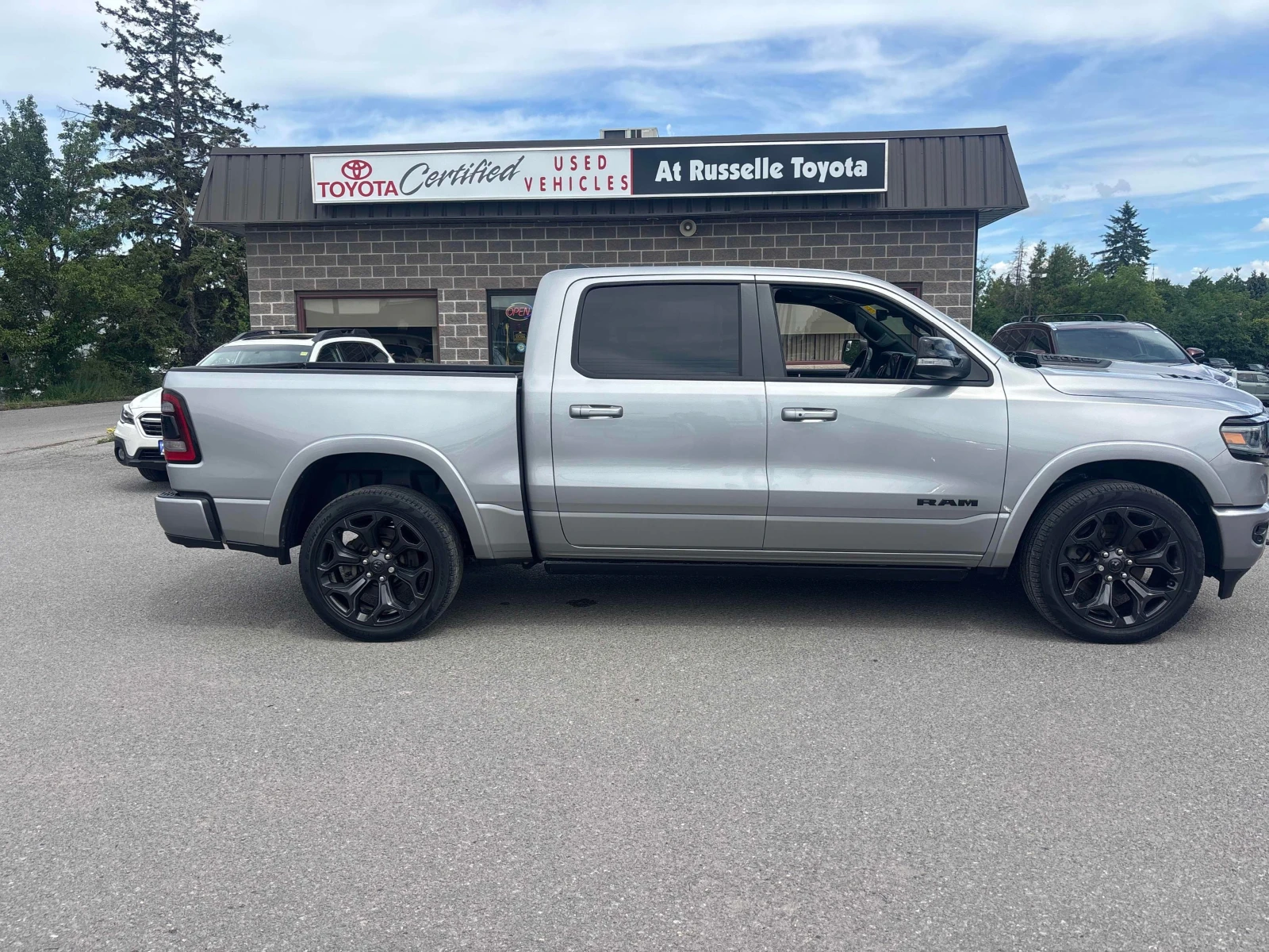 Dodge RAM 1500 LIMITED * * CARFAX * * АВТО КРЕДИТ * * , снимка 5 - Автомобили и джипове - 55049443