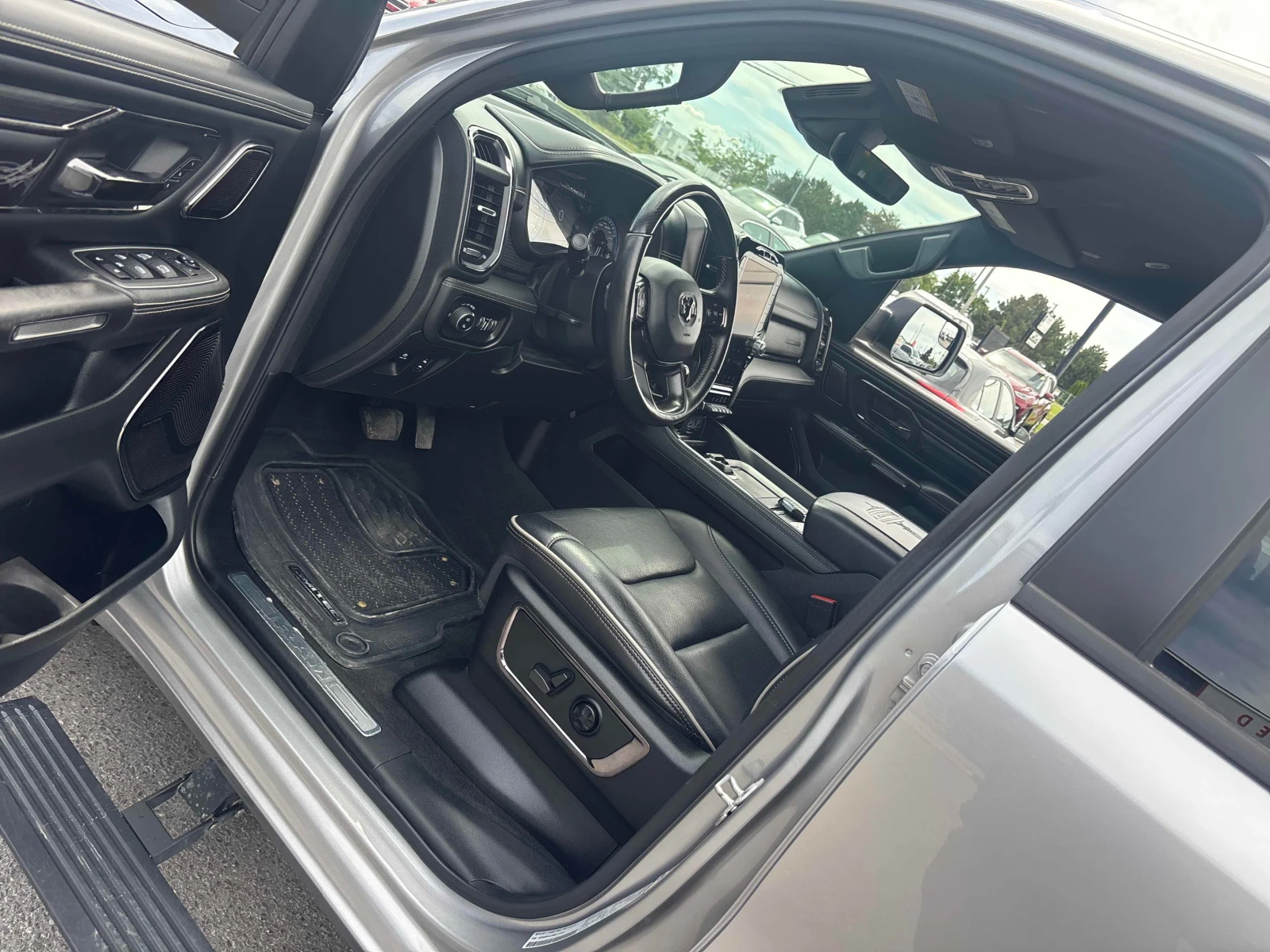 Dodge RAM 1500 LIMITED * * CARFAX * * АВТО КРЕДИТ * * , снимка 7 - Автомобили и джипове - 55049443