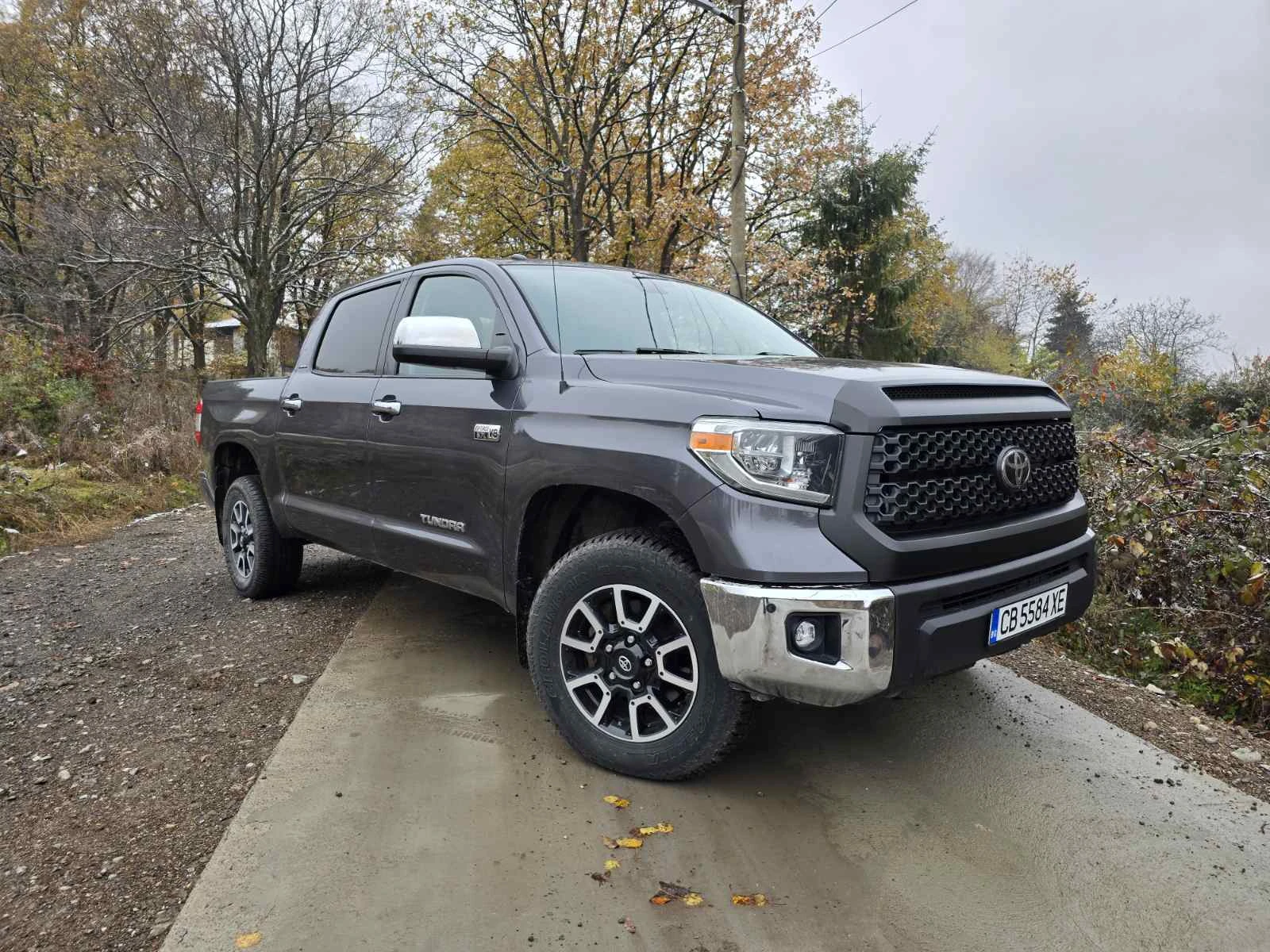 Toyota Tundra 5.7i PLATINUM 4x4