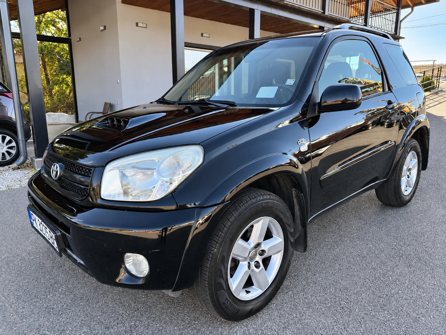 Toyota Rav4 2.0D4D 4X4 (РЕГИСТРИРАН, ОБСЛУЖЕН)