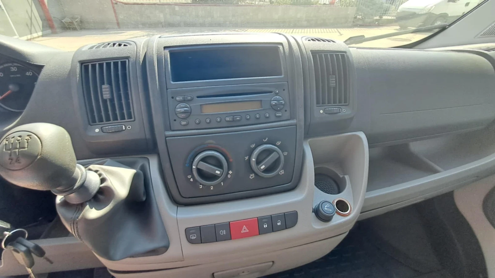 Citroen Jumper 2.2 HDI - изображение 9