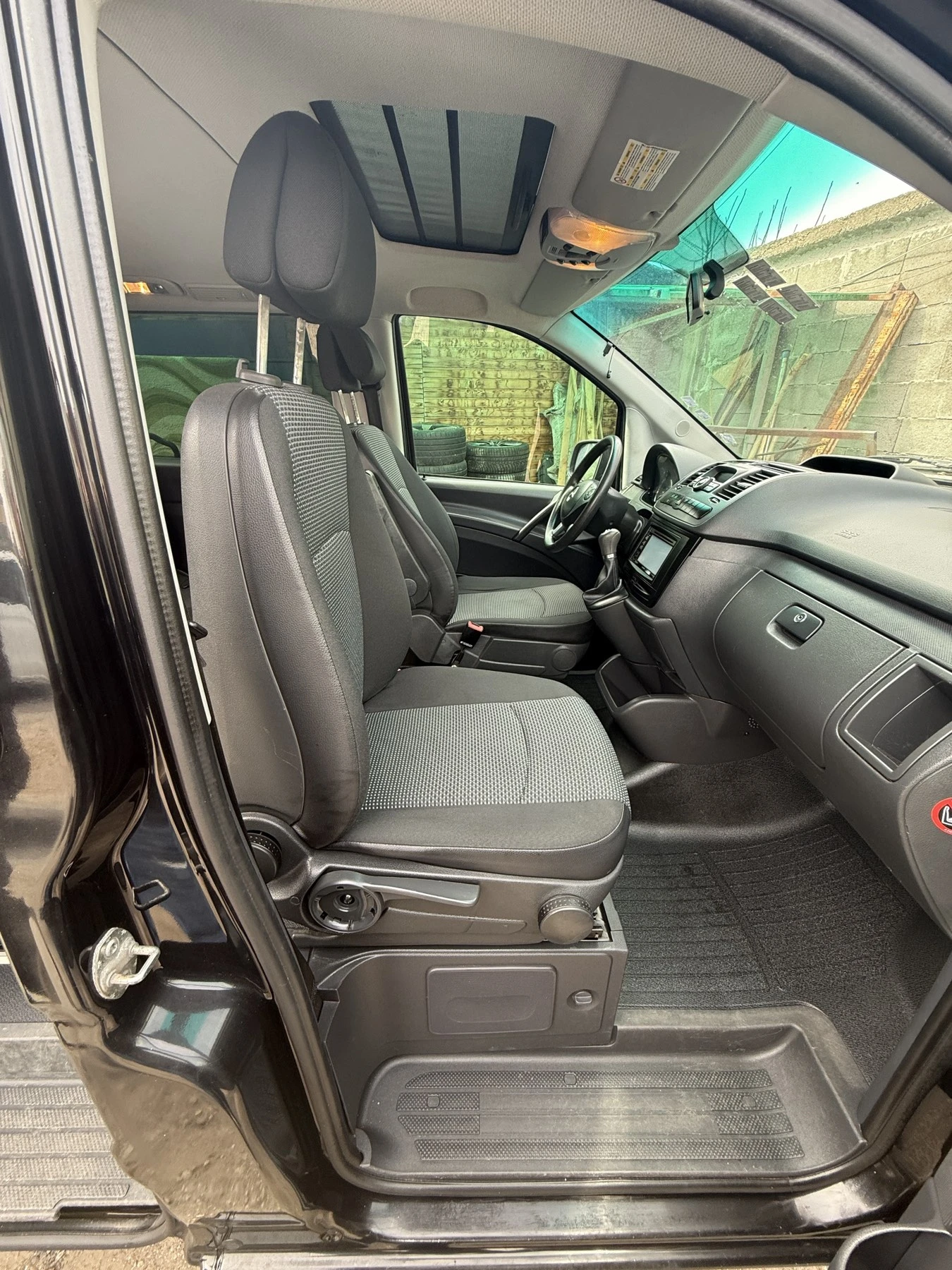 Mercedes-Benz Vito 122 CDI, снимка 11 - Бусове и автобуси - 53950918