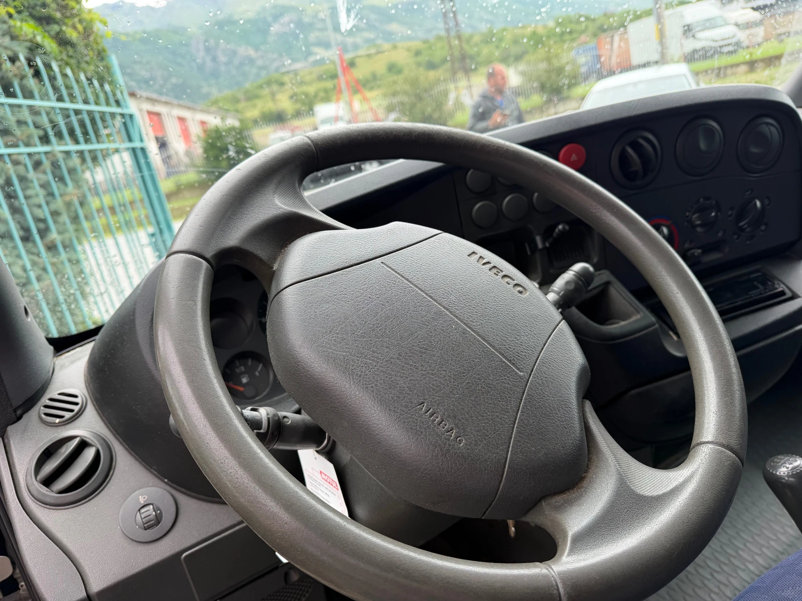 Iveco Daily 35C12* 2.3HPT* 4.20 метра фургон, снимка 4 - Бусове и автобуси - 54751293