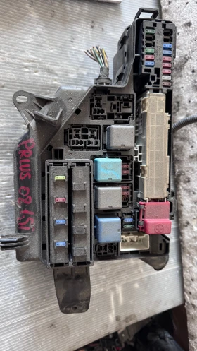       (  BSI / BSM )  Toyota Prius - PA66+E/P / 5525YA1