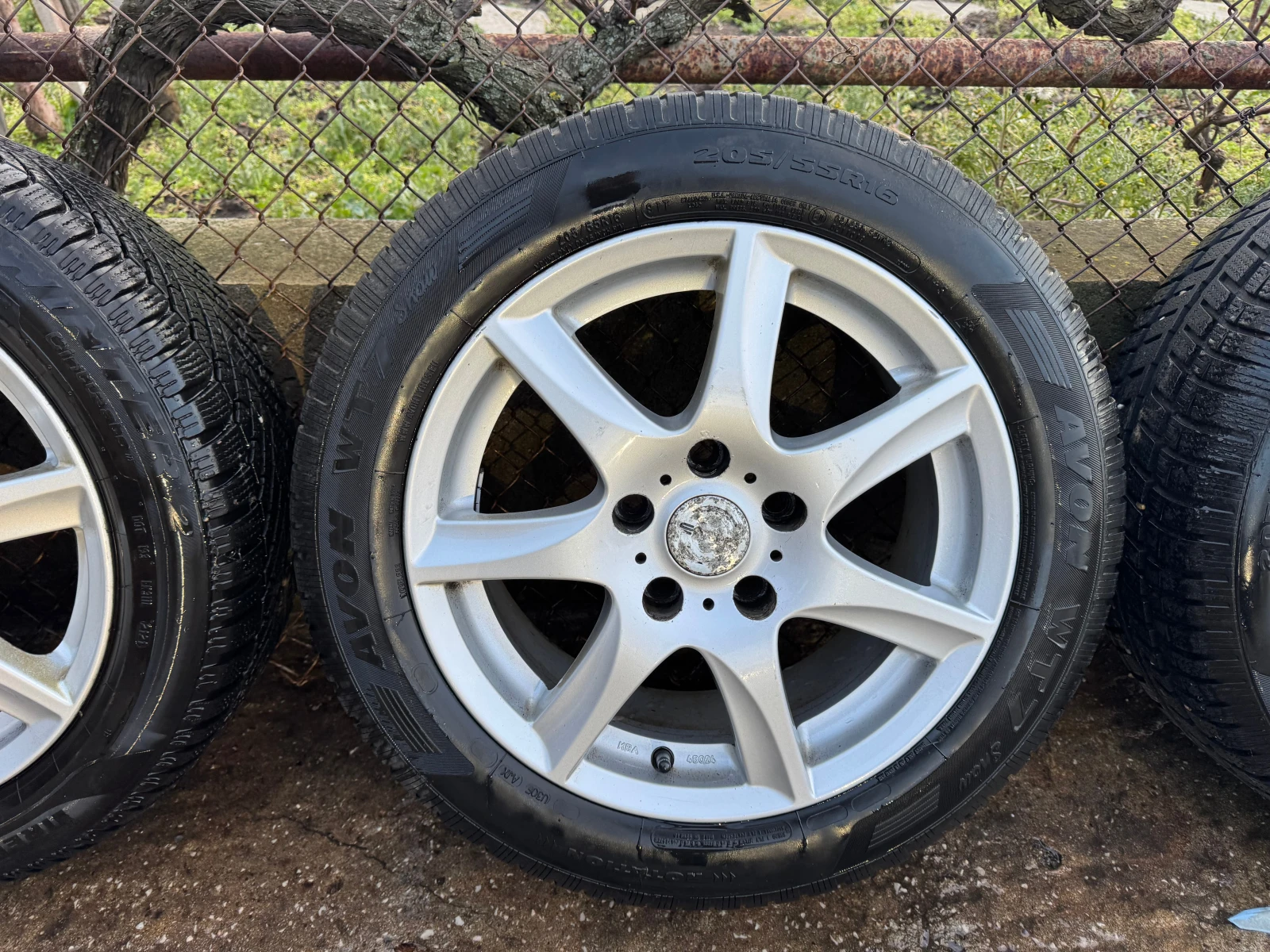 ���� � ������ 205/55R16 �� Kia Ceed | Mobile.bg � ����������� 4
