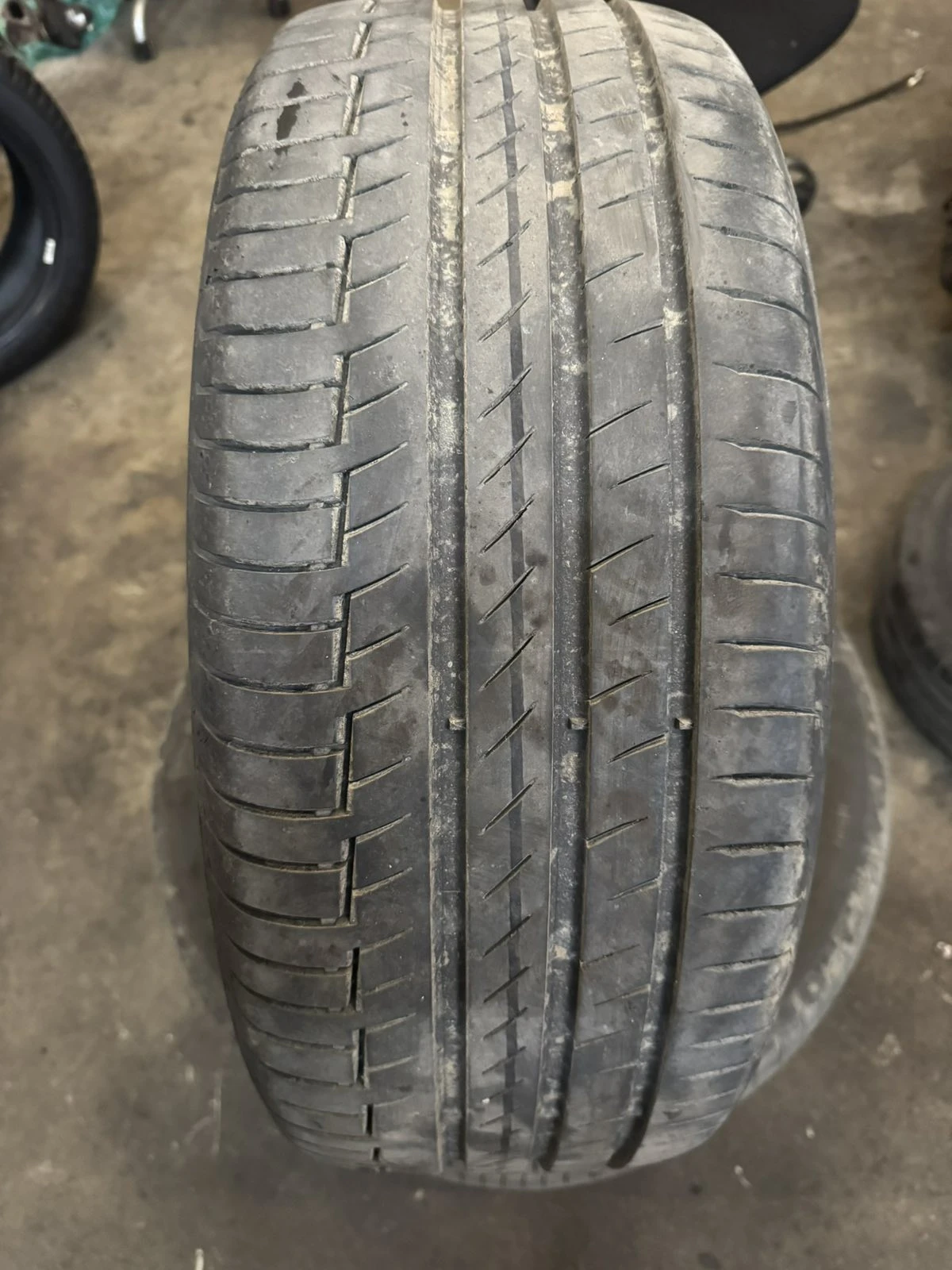 Гуми Летни 235/50R19, снимка 4 - Гуми и джанти - 53980596