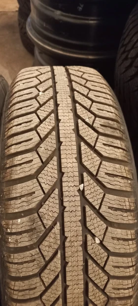 Гуми Зимни 185/60R14, снимка 5 - Гуми и джанти - 49205996