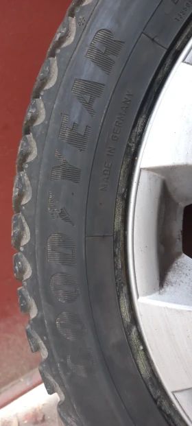 Гуми Зимни 225/50R17, снимка 9 - Гуми и джанти - 52175957