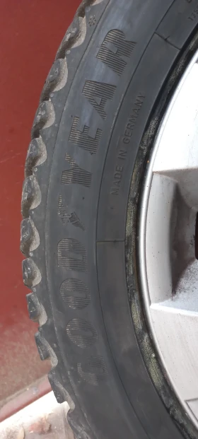 Гуми Зимни 225/50R17, снимка 8 - Гуми и джанти - 52175957