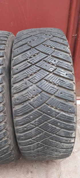 Гуми Зимни 225/50R17, снимка 3 - Гуми и джанти - 52175957