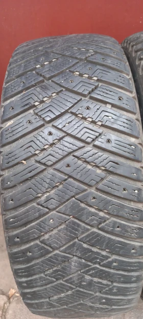 Гуми Зимни 225/50R17, снимка 7 - Гуми и джанти - 52175957