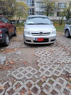 Toyota Corolla verso 2.2D-CAT/D4D - изображение 1