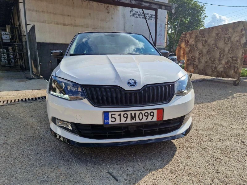 Skoda Fabia R-Edition, снимка 10 - Автомобили и джипове - 47081880