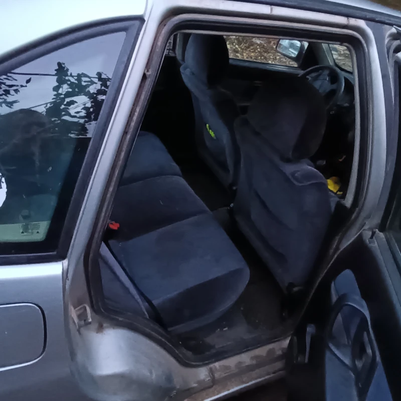 Seat Cordoba, снимка 6 - Автомобили и джипове - 49152567