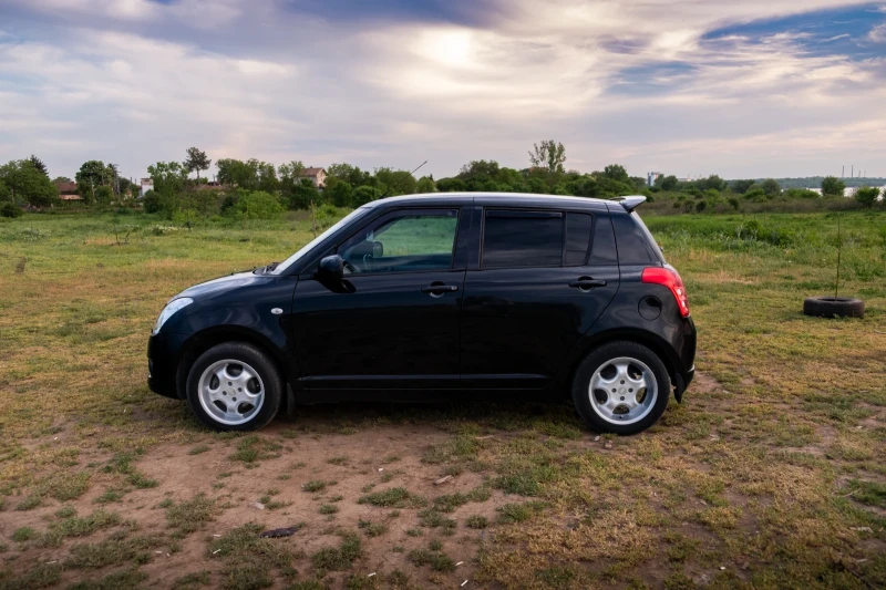 Suzuki Swift 1.3, снимка 2 - Автомобили и джипове - 52455043