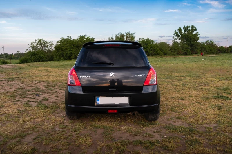 Suzuki Swift 1.3, снимка 4 - Автомобили и джипове - 52455043