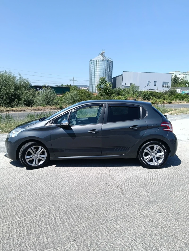 Peugeot 208 1.2i vti, снимка 4 - Автомобили и джипове - 51044105