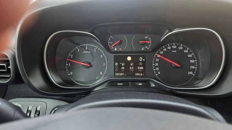 Opel Combo 1.5CDTI, снимка 7 - Автомобили и джипове - 51215089