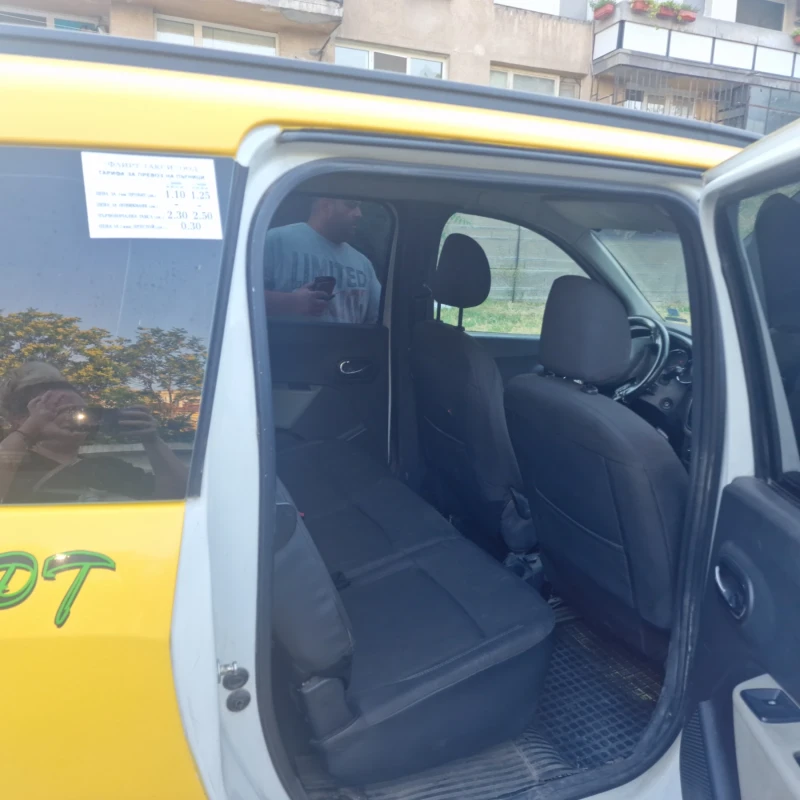 Dacia Lodgy, снимка 11 - Автомобили и джипове - 52591196