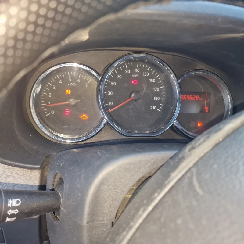 Dacia Lodgy, снимка 9 - Автомобили и джипове - 52591196