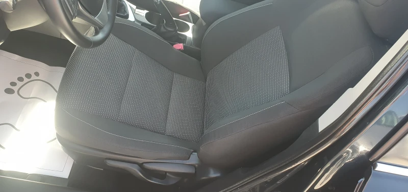 Toyota Auris 1.4d4d- НАВИ- ПАНОРАМА!!!!!, снимка 9 - Автомобили и джипове - 51624429