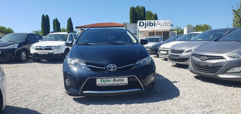 Toyota Auris 1.4d4d- НАВИ- ПАНОРАМА!!!!!, снимка 2 - Автомобили и джипове - 51624429