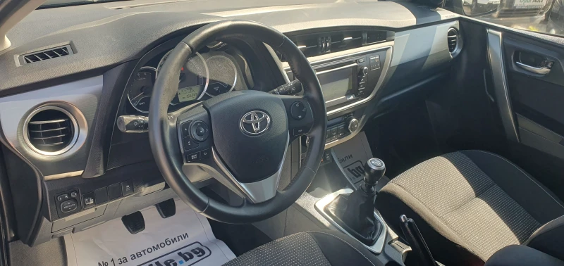 Toyota Auris 1.4d4d- НАВИ- ПАНОРАМА!!!!!, снимка 8 - Автомобили и джипове - 51624429