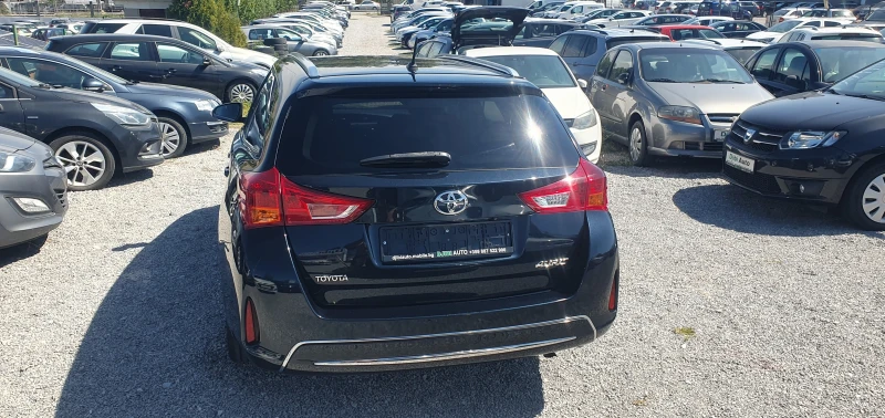 Toyota Auris 1.4d4d- НАВИ- ПАНОРАМА!!!!!, снимка 5 - Автомобили и джипове - 51624429