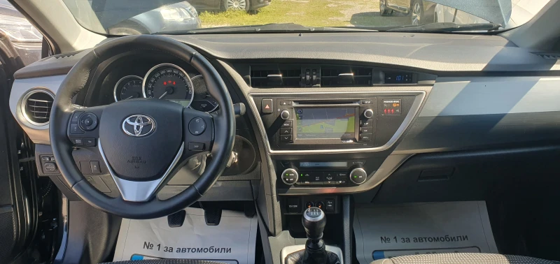 Toyota Auris 1.4d4d- НАВИ- ПАНОРАМА!!!!!, снимка 10 - Автомобили и джипове - 51624429
